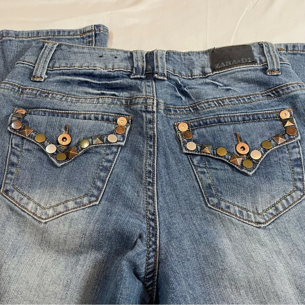 Zana Di stylish flare